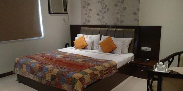 Deluxe Double Bed AC Room with Breakfast