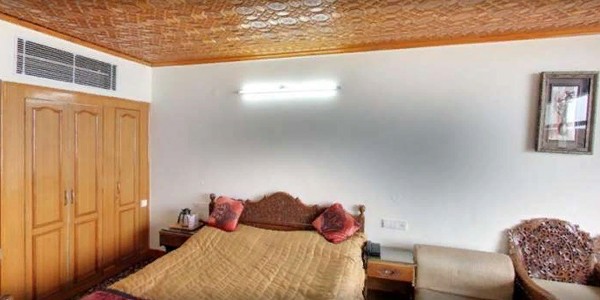 Single Hut Room