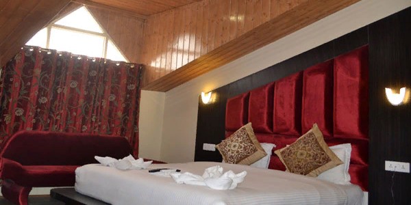 Suite Double Bed Room With Breakfast