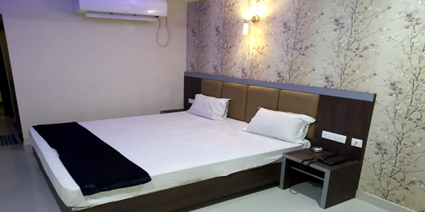 Deluxe Non-AC Double Bed Room